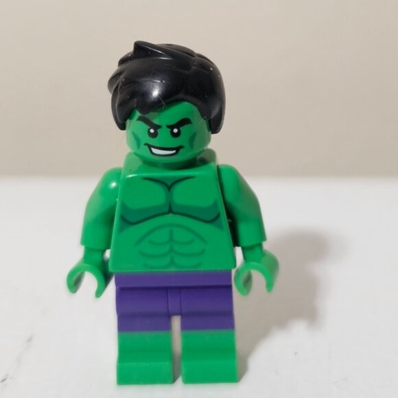 LEGO Marvel Superheroes Hulk Grin Minifigure from 10782 - Picture 1 of 5